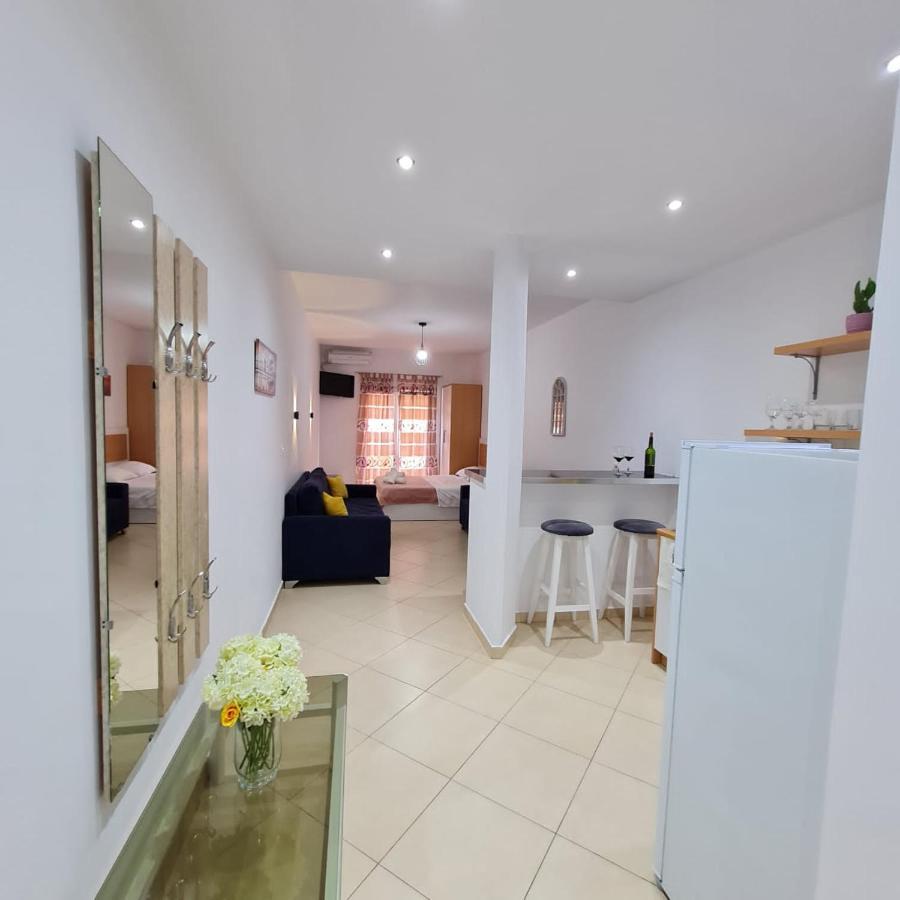 Studio By The Beach - Vlore Exterior photo